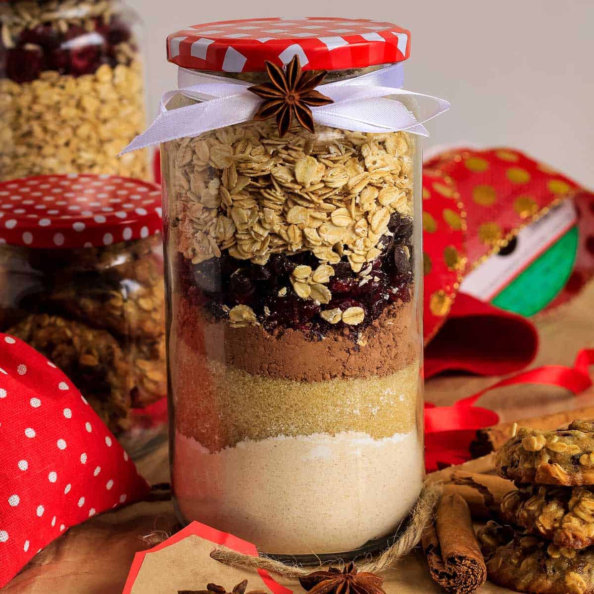 https://cookeatlivelove.com/wp-content/uploads/2020/11/cookie-gift-jars-recipe.jpg