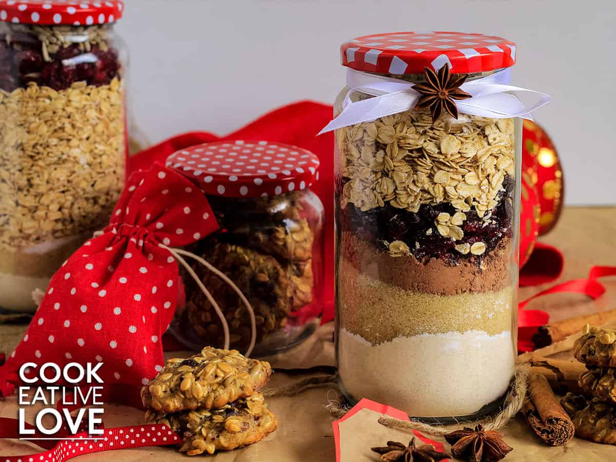 Christmas Cookie Mix in a Jar Gift Idea