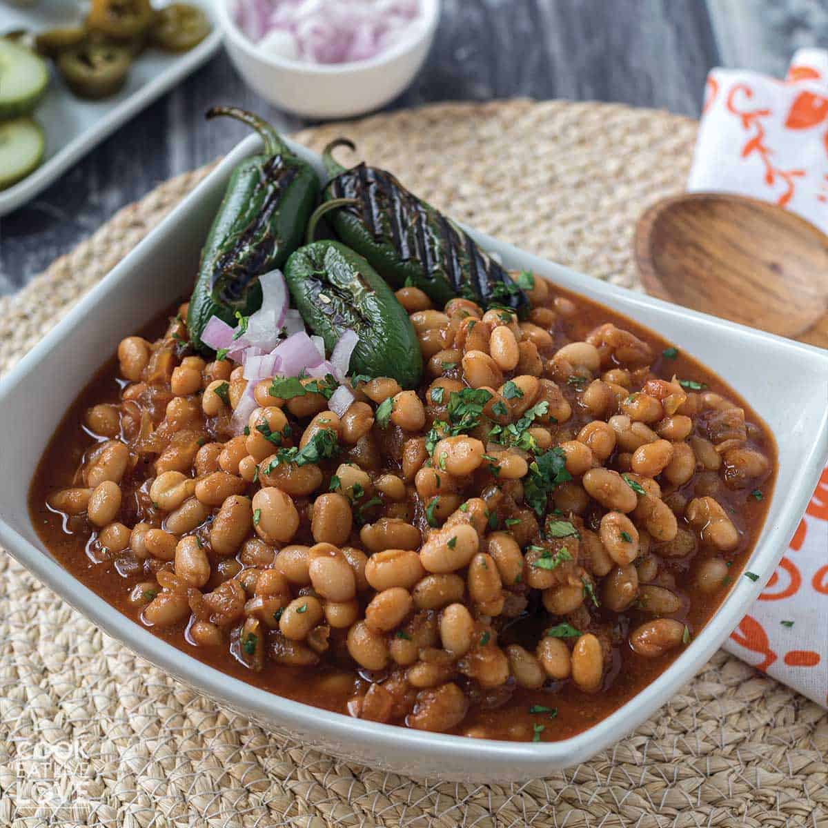 Vegan Baked Beans - Easy & Delicious _-Oh My Veggies