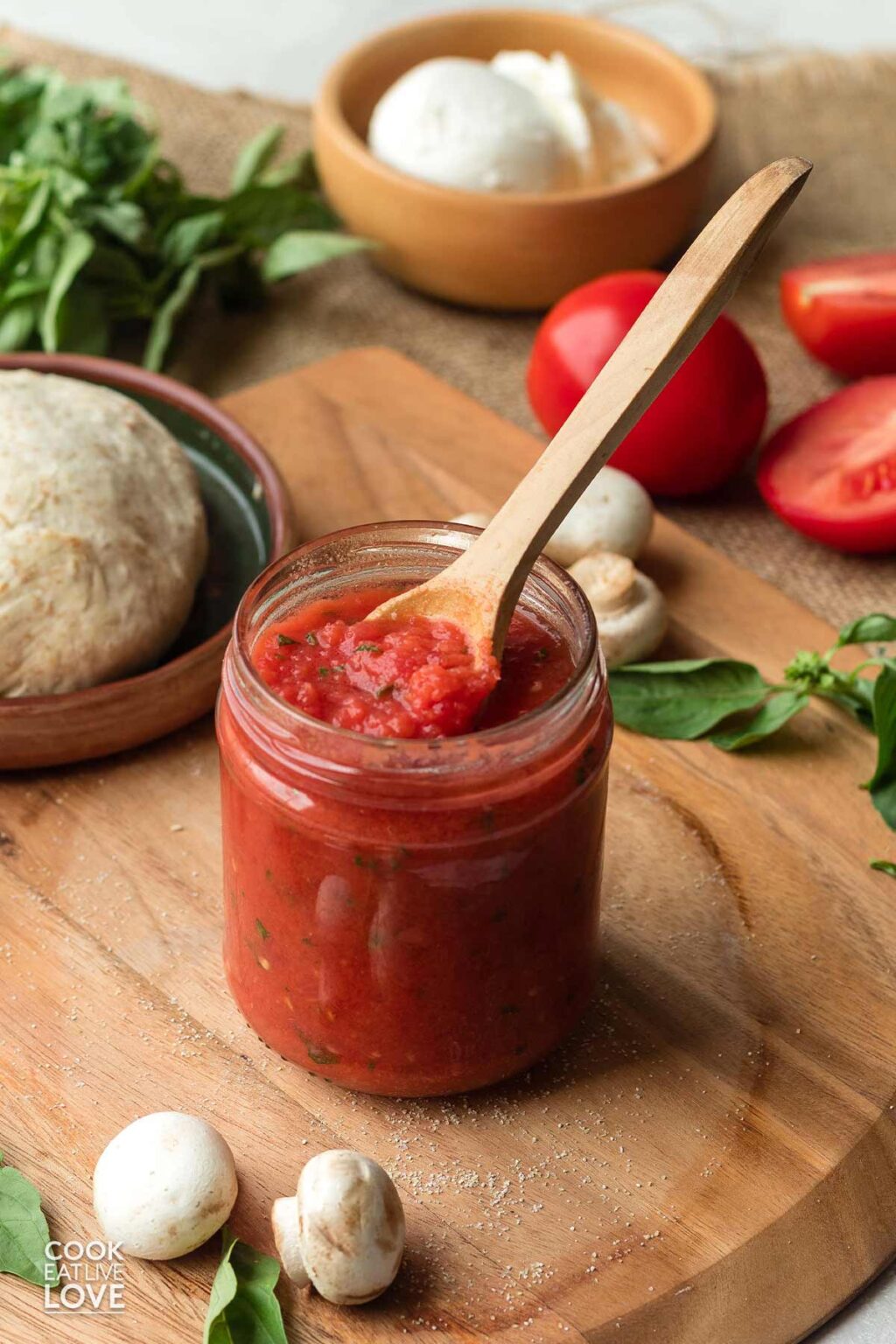 Fresh Tomato Pizza Sauce No Cook   Fresh Tomato Pizza Sauce New 1 1024x1536 