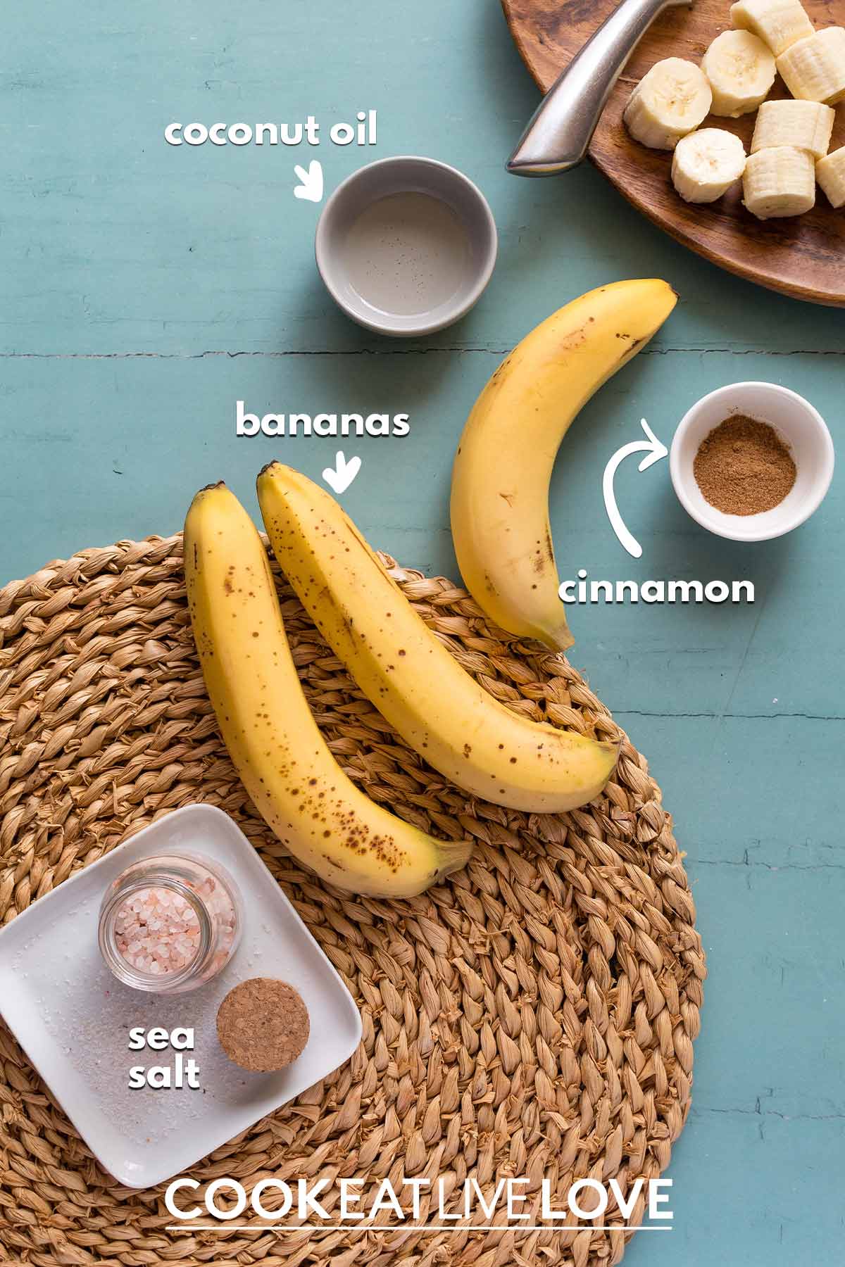 Ingredients to make air fryer bananas.