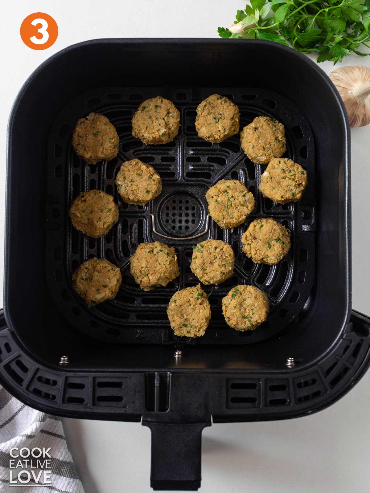 Mini falafel in the air fryer reach to cook.