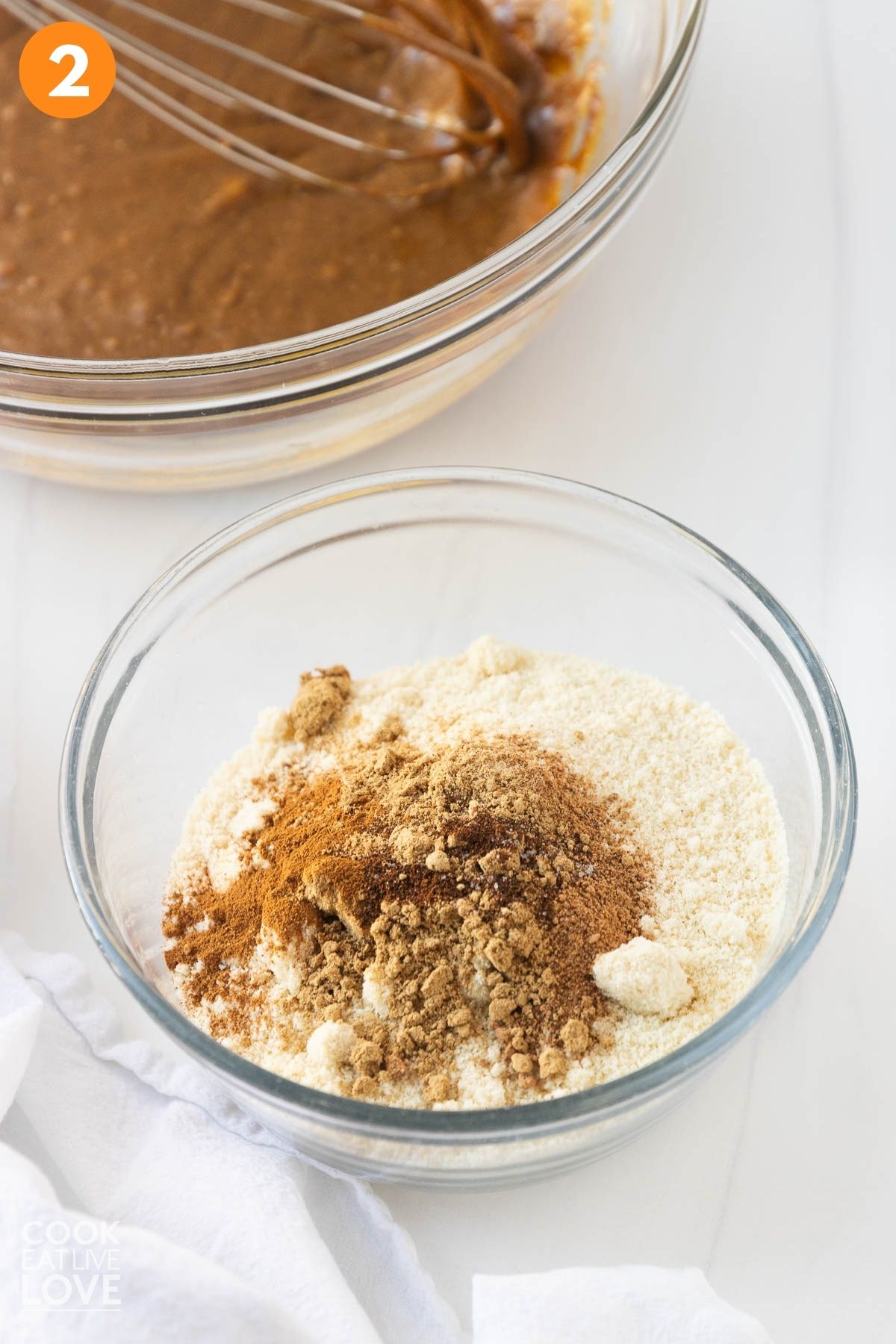 The almond flour, spices, and salt in a small bowl.